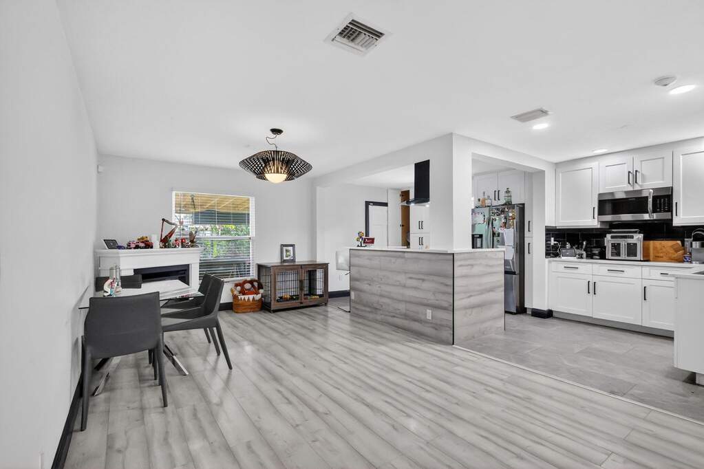 4 Bedroom Single Family Home/House's Image 20