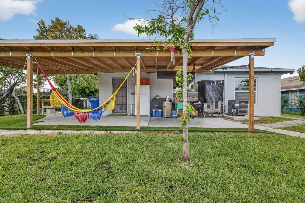 4 Bedroom Single Family Home/House's Image 31