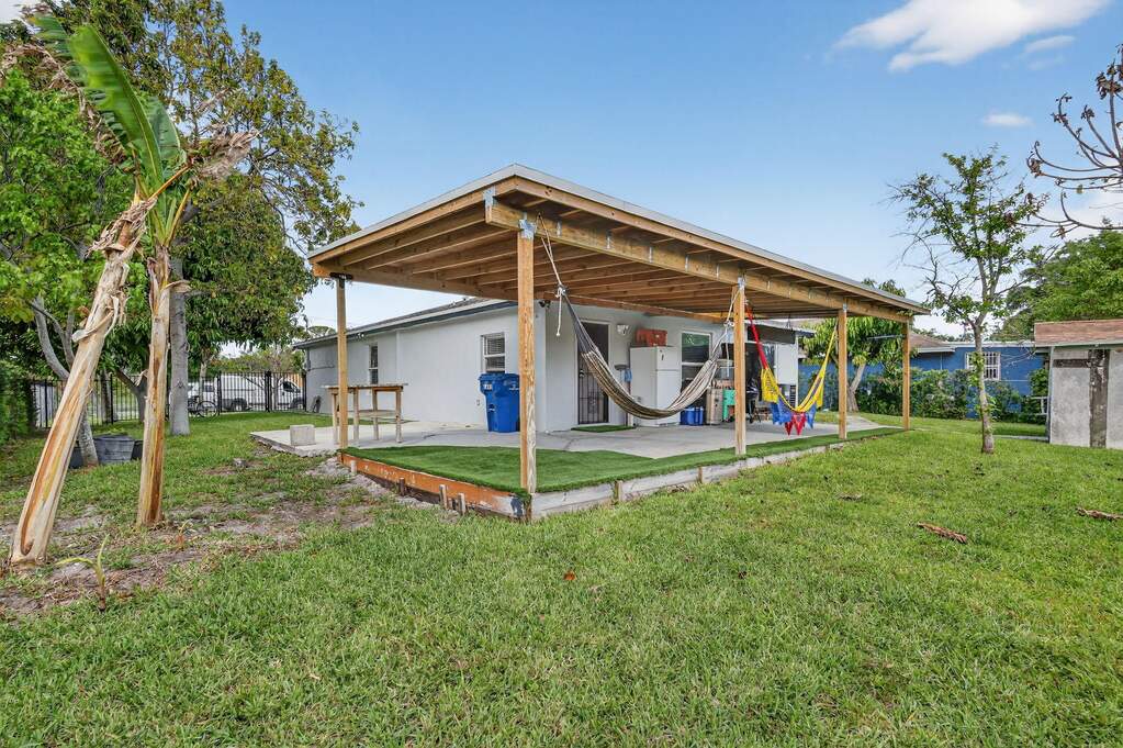 4 Bedroom Single Family Home/House's Image 32