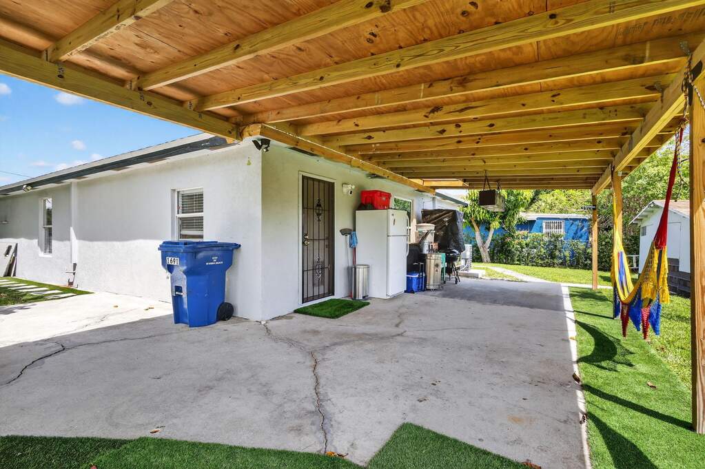 4 Bedroom Single Family Home/House's Image 33