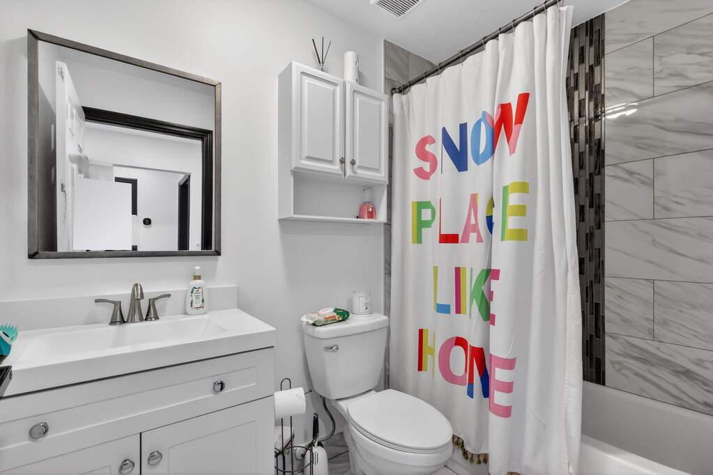 4 Bedroom Single Family Home/House's Image 3
