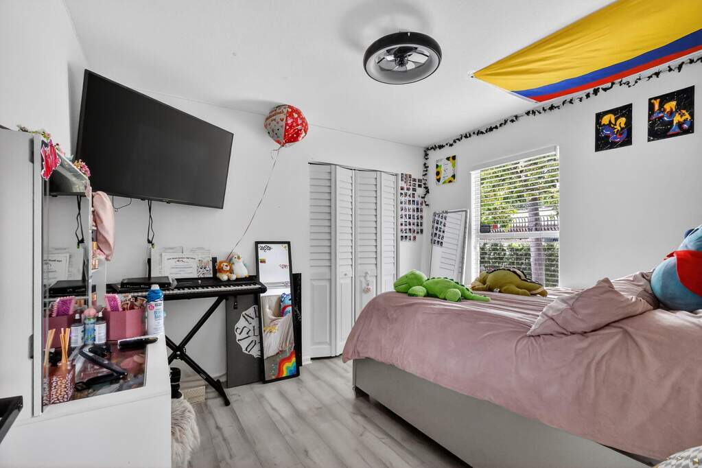 4 Bedroom Single Family Home/House's Image 6
