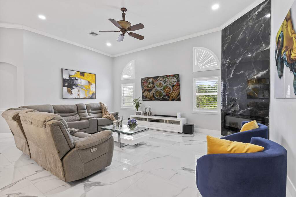 4 Bedroom Single Family Home/House's Image 12
