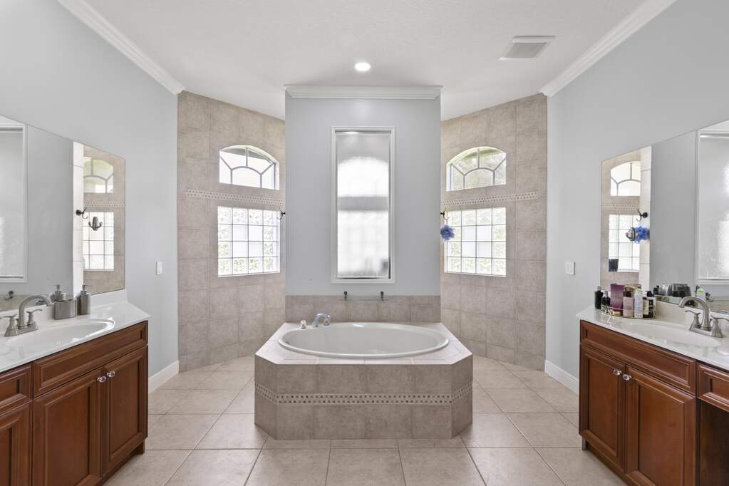 4 Bedroom Single Family Home/House's Image 26