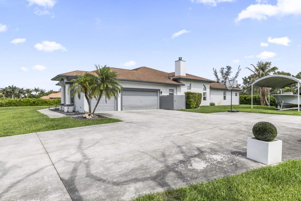 4 Bedroom Single Family Home/House's Image 36