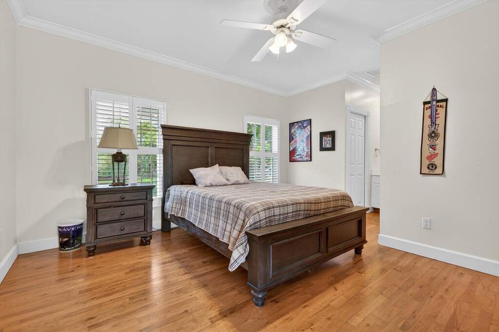 6 Bedroom Single Family Home/House's Image 27