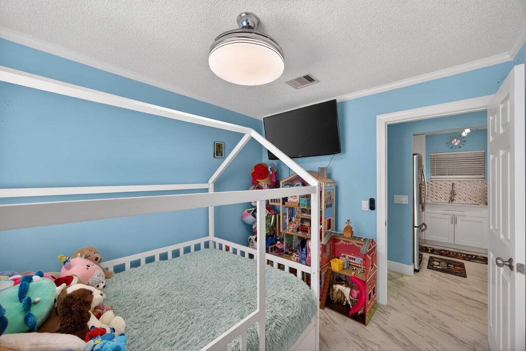3 Bedroom Single Family Home/House's Image 7