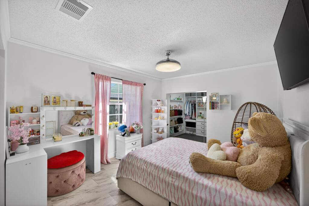 3 Bedroom Single Family Home/House's Image 9