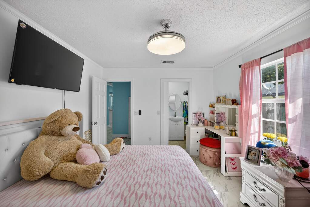 3 Bedroom Single Family Home/House's Image 10