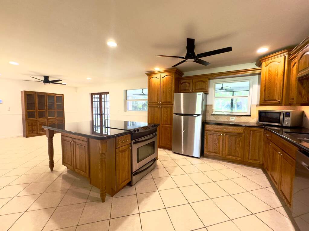 3 Bedroom Single Family Home/House's Image 14