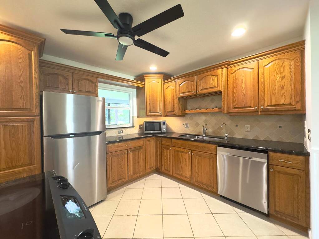 3 Bedroom Single Family Home/House's Image 15