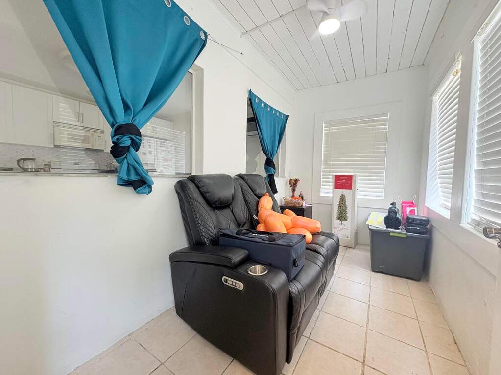 4 Bedroom Single Family Home/House's Image 10