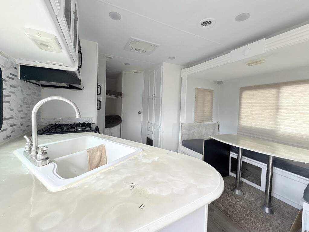 4 Bedroom Single Family Home/House's Image 18