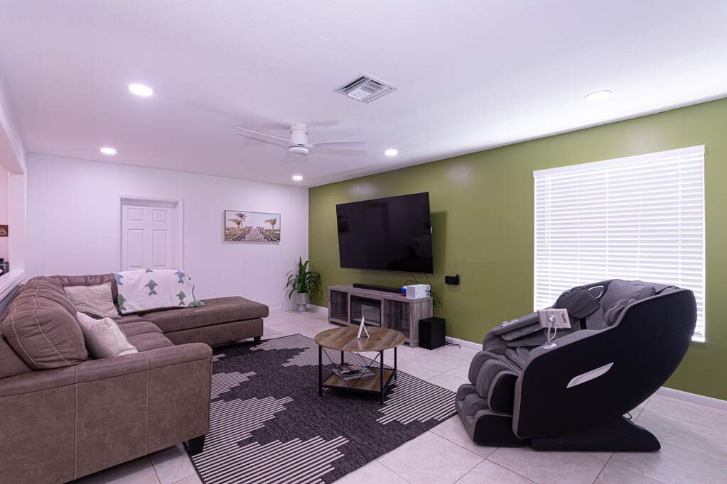 4 Bedroom Single Family Home/House's Image 9
