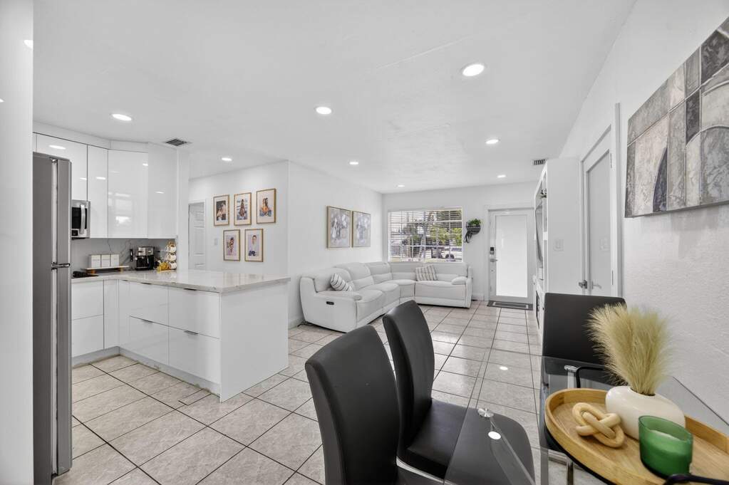 4 Bedroom Single Family Home/House's Image 8