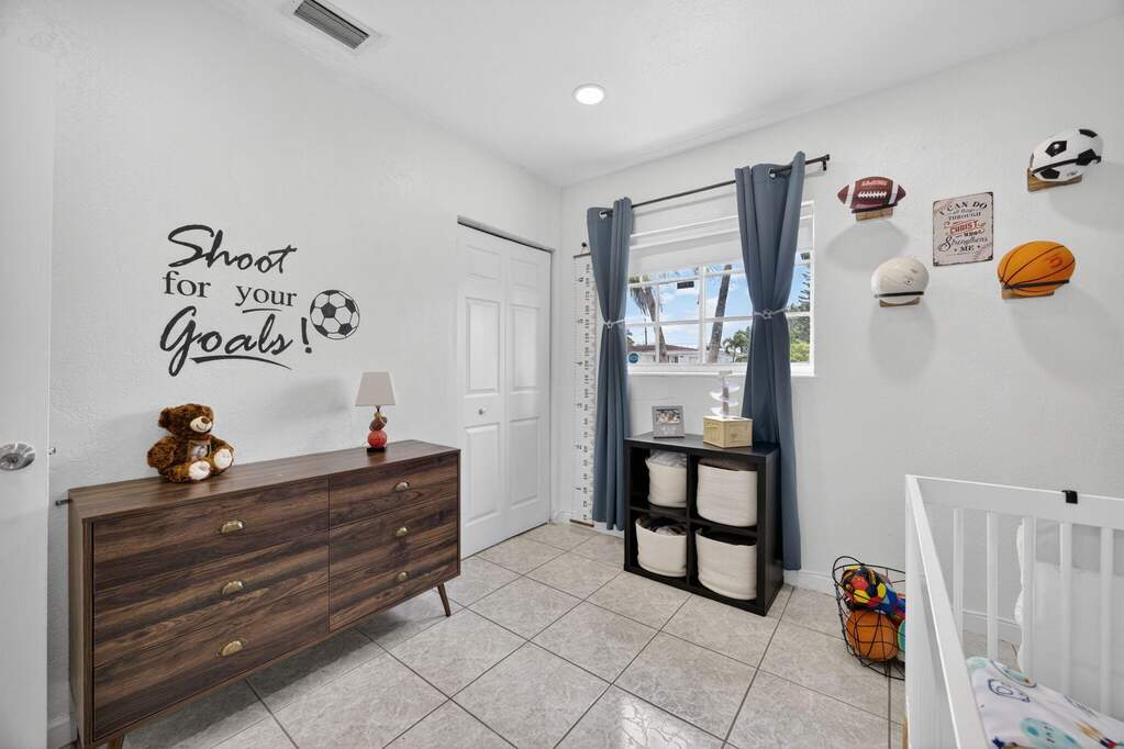4 Bedroom Single Family Home/House's Image 13