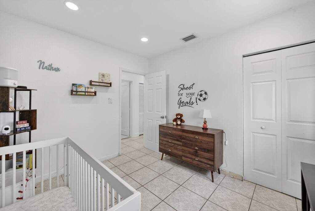 4 Bedroom Single Family Home/House's Image 14