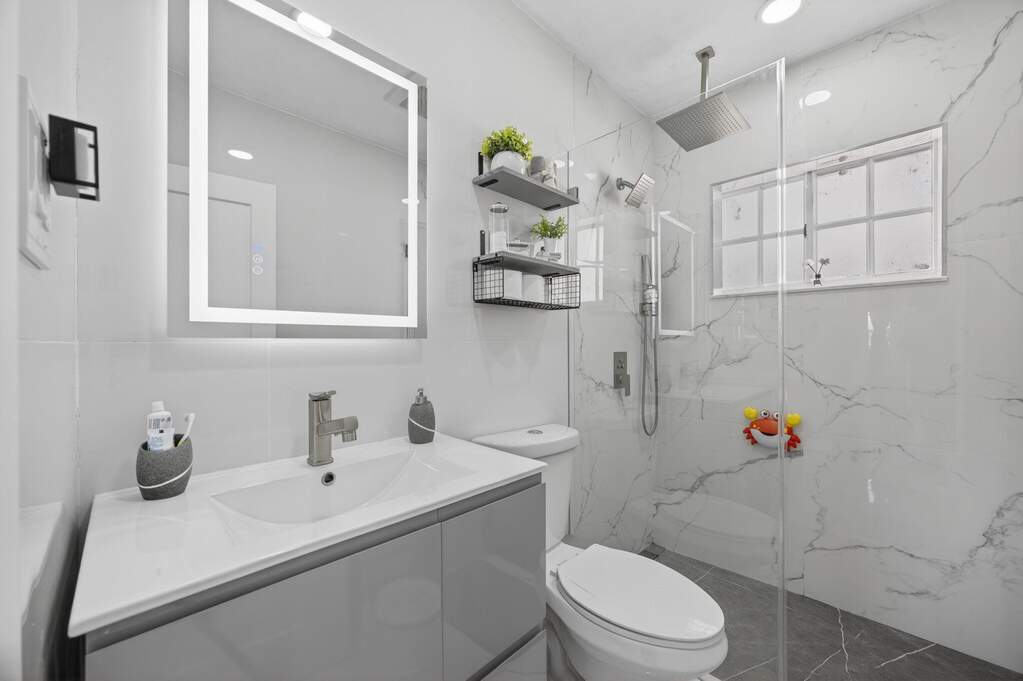 4 Bedroom Single Family Home/House's Image 21