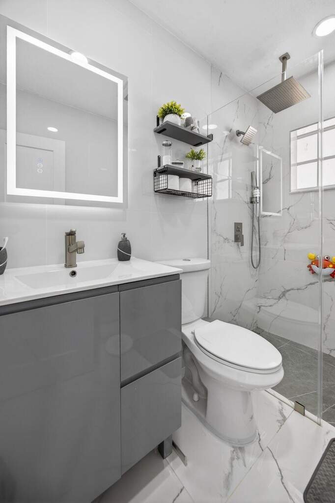 4 Bedroom Single Family Home/House's Image 22