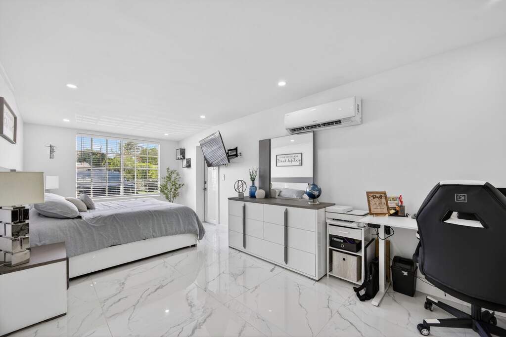 4 Bedroom Single Family Home/House's Image 24