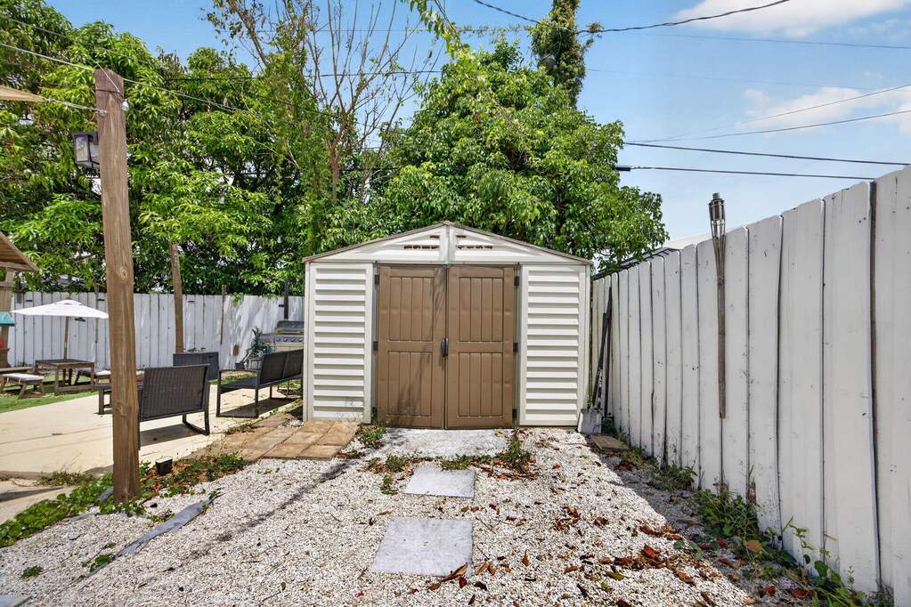 4 Bedroom Single Family Home/House's Image 45