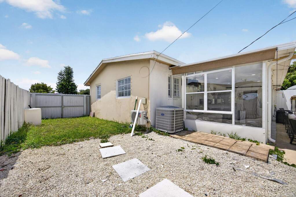 4 Bedroom Single Family Home/House's Image 46