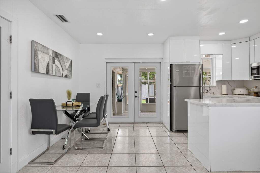 4 Bedroom Single Family Home/House's Image 4