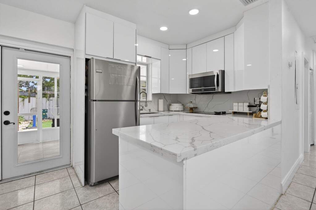 4 Bedroom Single Family Home/House's Image 6
