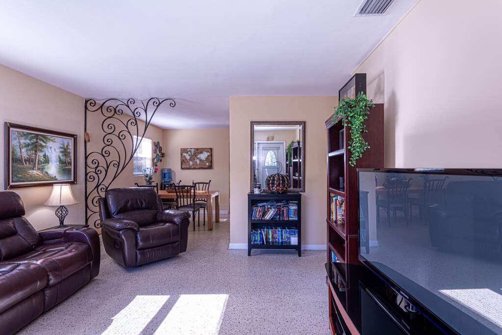 4 Bedroom Single Family Home/House's Image 8