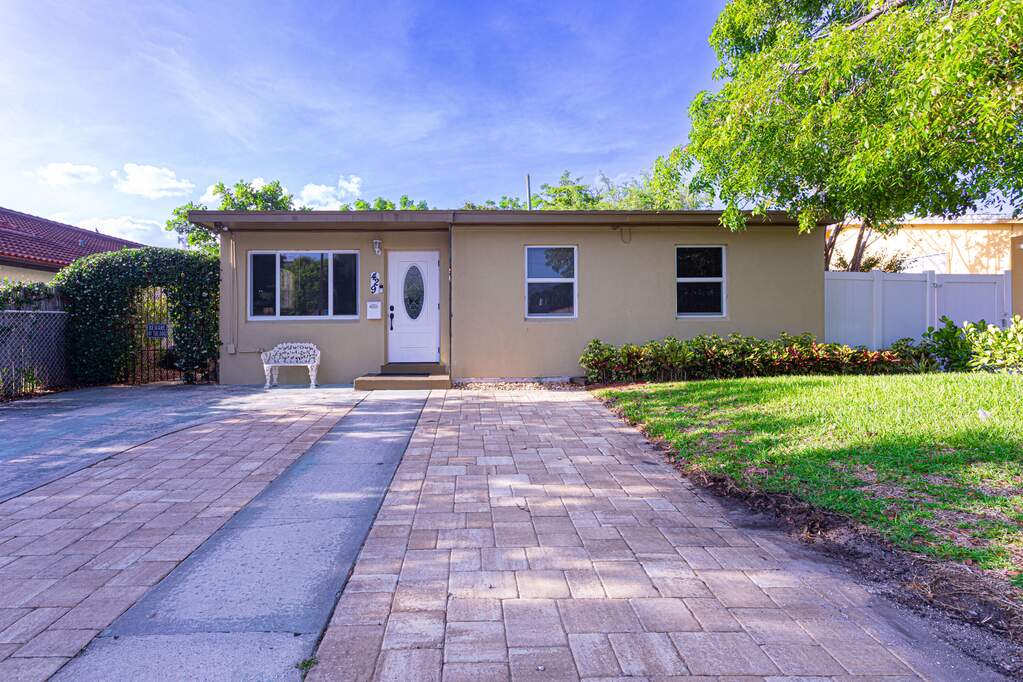 4 Bedroom Single Family Home/House's Image 6