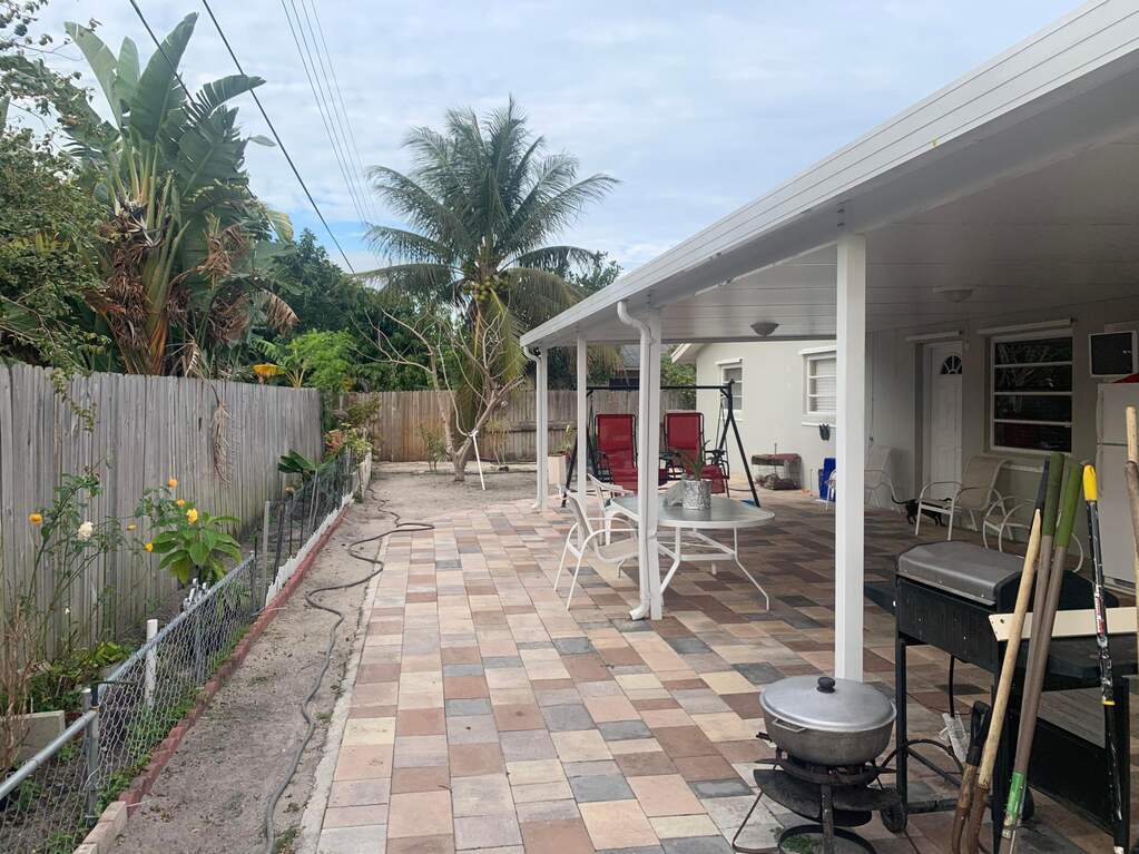 4 Bedroom Single Family Home/House's Image 8
