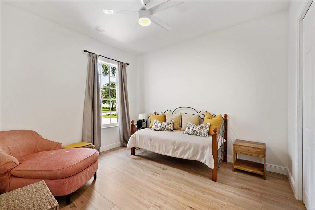 5 Bedroom Single Family Home/House's Image 29