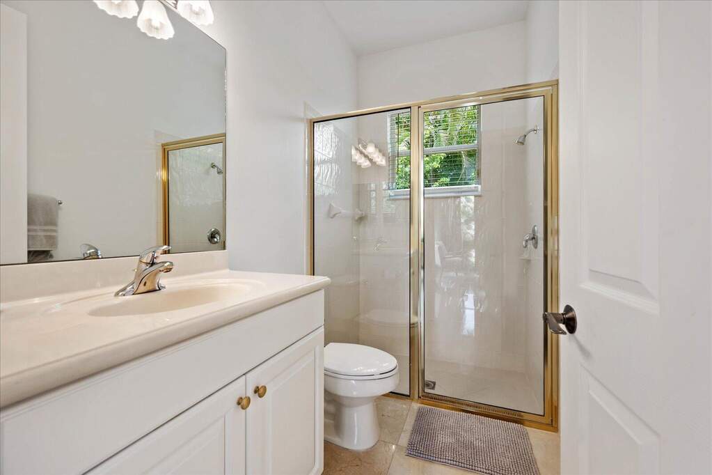 5 Bedroom Single Family Home/House's Image 31