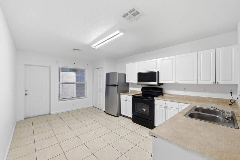 4 Bedroom Multi Unit's Image 8