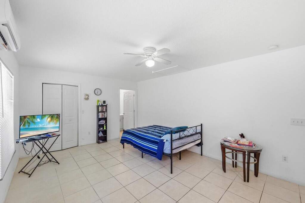 4 Bedroom Multi Unit's Image 26