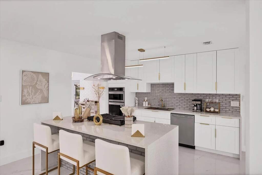 4 Bedroom Single Family Home/House's Image 8