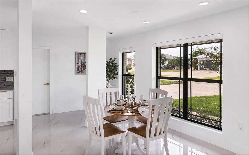 4 Bedroom Single Family Home/House's Image 11