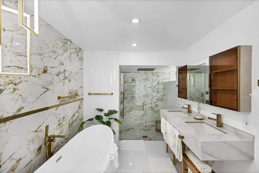 4 Bedroom Single Family Home/House's Image 25