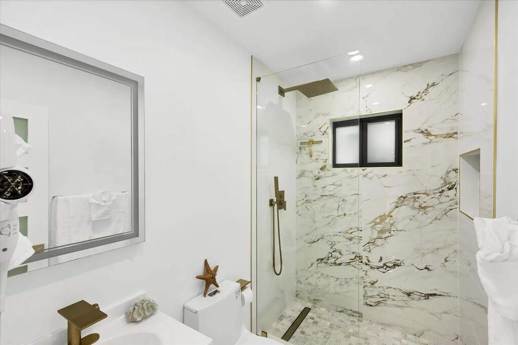 4 Bedroom Single Family Home/House's Image 30