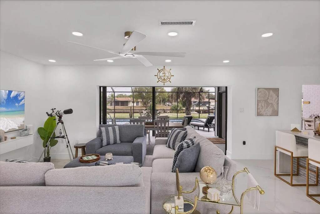 4 Bedroom Single Family Home/House's Image 5