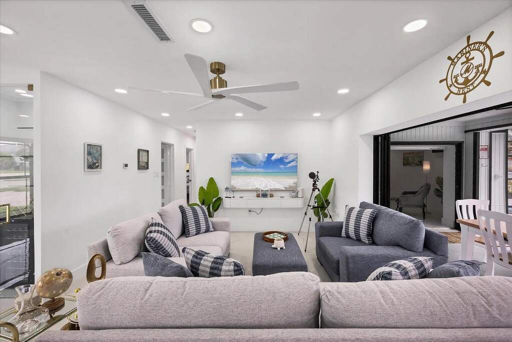 4 Bedroom Single Family Home/House's Image 6