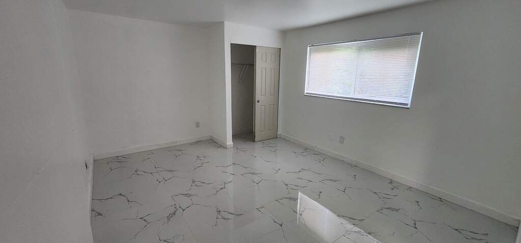 5 Bedroom Single Family Home/House's Image 15