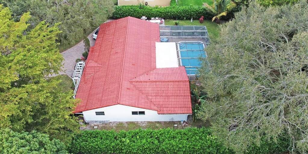 5 Bedroom Single Family Home/House's Image 27