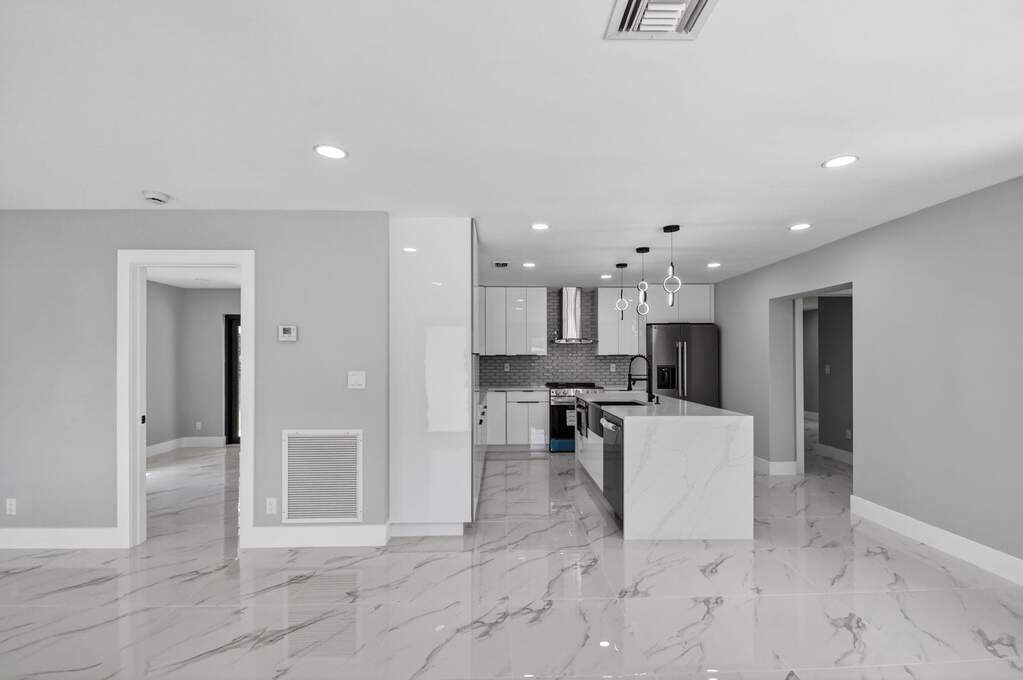 4 Bedroom Single Family Home/House's Image 8
