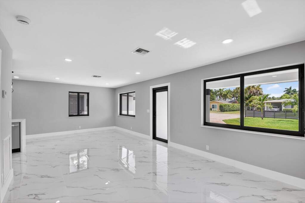 4 Bedroom Single Family Home/House's Image 11