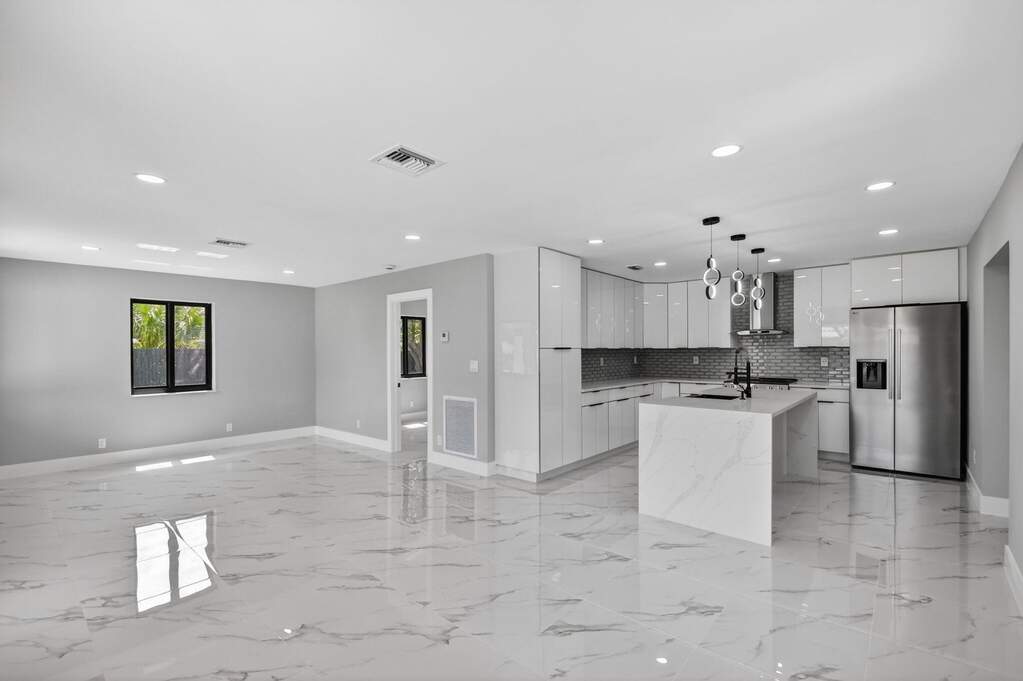 4 Bedroom Single Family Home/House's Image 15