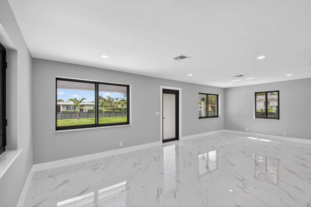 4 Bedroom Single Family Home/House's Image 16