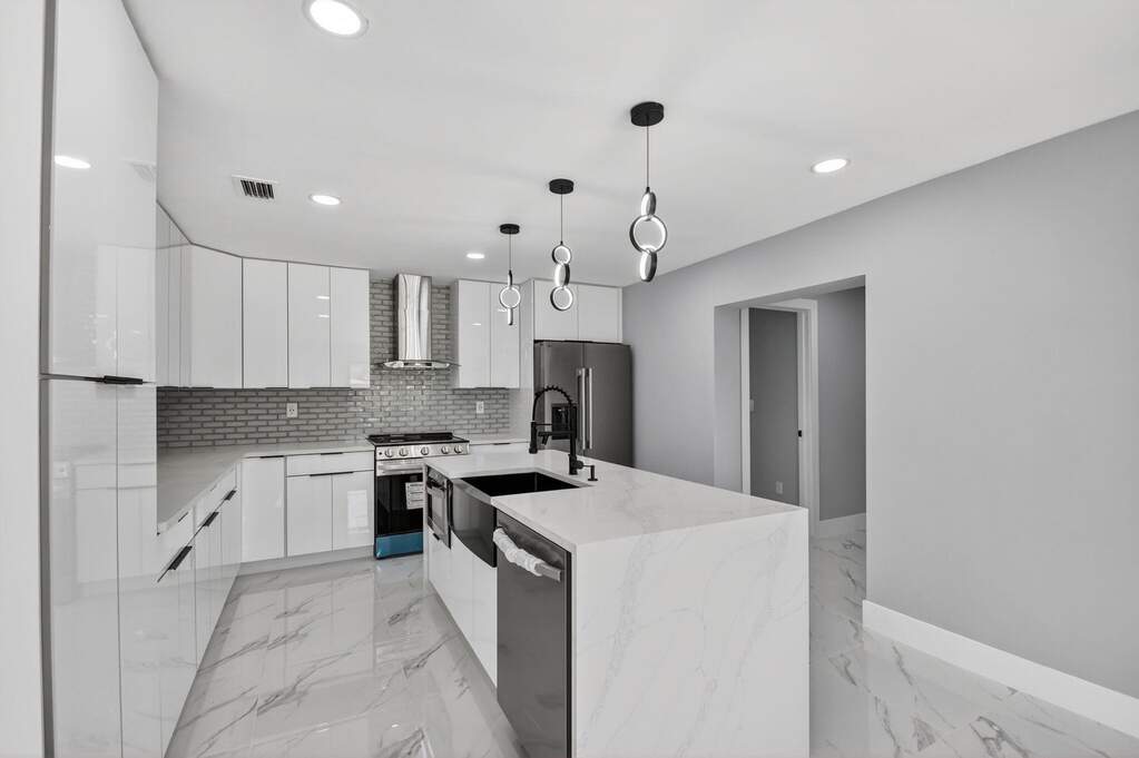 4 Bedroom Single Family Home/House's Image 18
