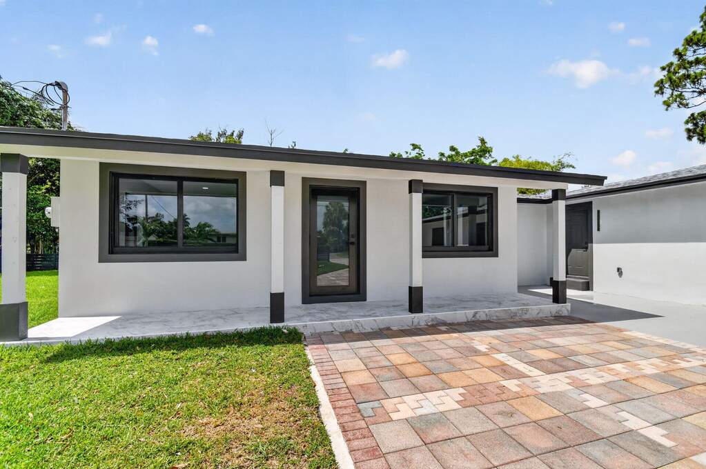 4 Bedroom Single Family Home/House's Image 4