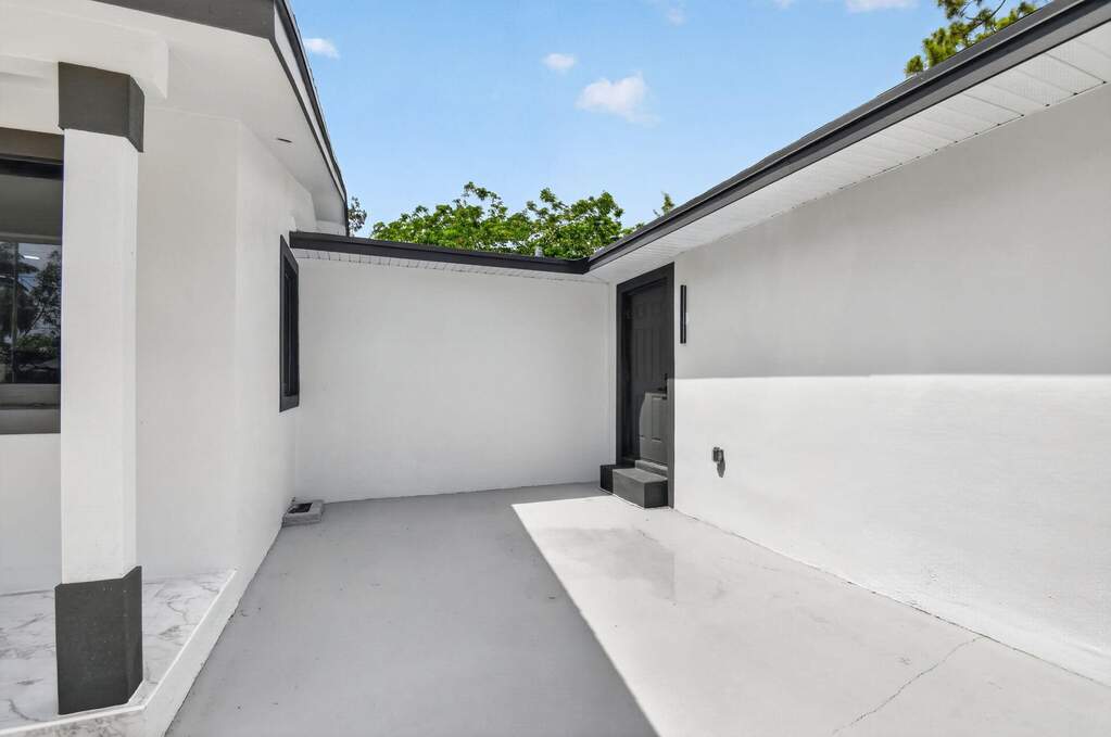 4 Bedroom Single Family Home/House's Image 5